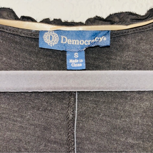 Democracy Women's Black Sleeveless Top with Lace Trim - Picture 5 of 8